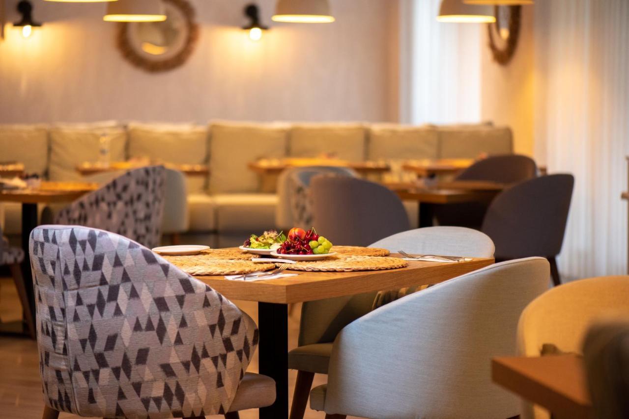 Siena Premium Retreat Hotel Lozenets Bagian luar foto